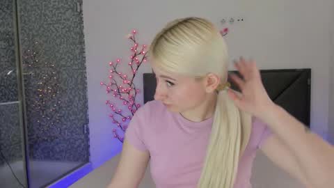 HollyTaillor online show from March 2026 01:06:02 PM