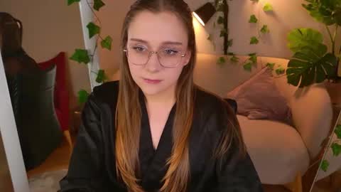 Snapshot of hollywheeler_ chatting on July 2026 09:10:01 PM My name is Holly online show from July 2026 09:10:01 PM