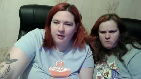 HollyXEva online show from February 2026 05:40:02 PM