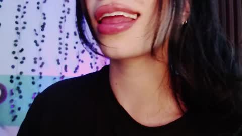 holly online show from December 2024 11:00:01 PM