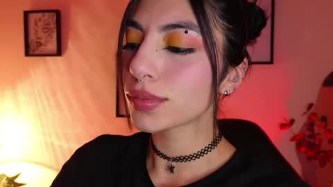 Snapshot of hollyxx_ chatting on May 2026 03:35:01 AM holly online show from May 2026 03:35:01 AM