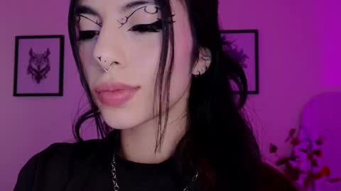 Snapshot of hollyxx_ chatting on May 2026 06:00:01 AM holly online show from May 2026 06:00:01 AM