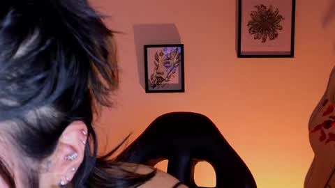 Snapshot of hollyxx_ chatting on June 2026 06:49:02 AM holly online show from June 2026 06:49:02 AM
