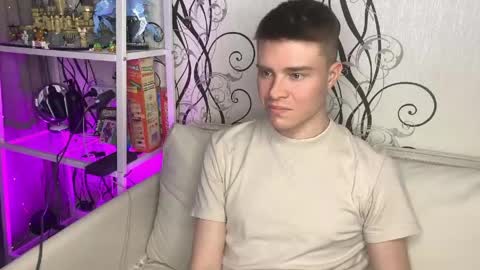 holy_eggs_00 online show from March 2026 07:39:01 PM