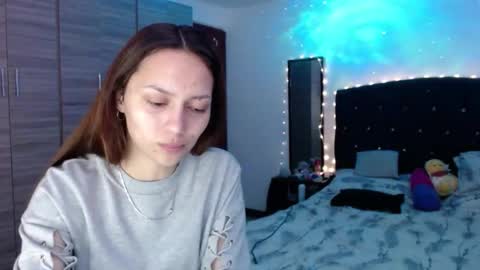 Juli online show from September 2025 02:33:01 AM