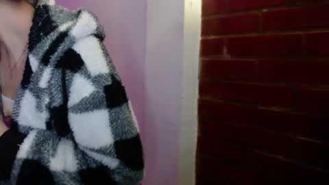 Juli online show from March 2026 02:49:01 AM