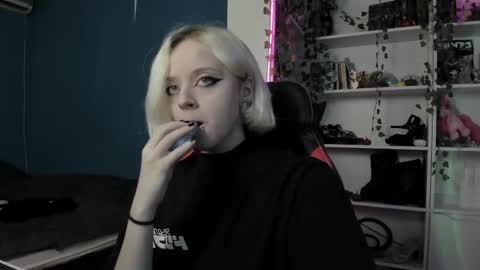 holy_mistresss online show from November 2025 09:30:01 AM