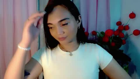 Snapshot of holy_shine chatting on December 2025 11:23:01 PM Bella online show from December 2025 11:23:01 PM