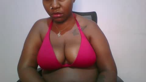 Snapshot of honey_beb chatting on October 2025 06:05:01 PM honey_beb online show from October 2025 06:05:01 PM