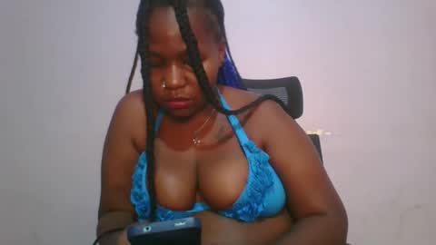Snapshot of honey_beb chatting on October 2025 07:05:02 PM honey_beb online show from October 2025 07:05:02 PM
