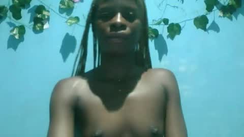 Queen online show from September 2025 01:11:01 AM