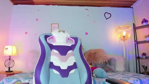 Snapshot of honey_fox01 chatting on December 2024 04:29:02 AM HONEY online show from December 2024 04:29:02 AM