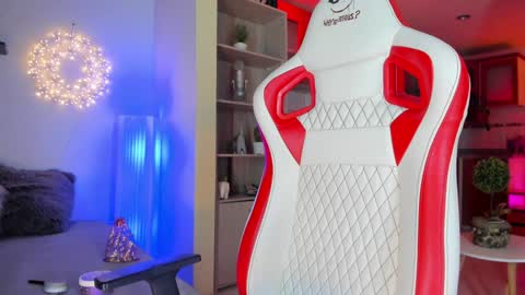 Snapshot of honey_fox01 chatting on January 2025 11:43:01 PM HONEY online show from January 2025 11:43:01 PM