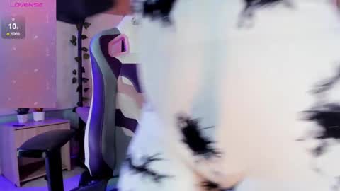 Snapshot of honey_fox01 chatting on March 2025 07:29:02 PM HONEY online show from March 2025 07:29:02 PM