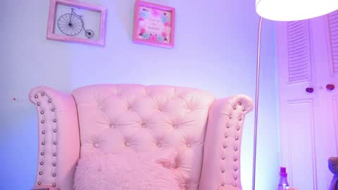 Snapshot of honey_fox01 chatting on April 2026 11:54:02 AM HONEY online show from April 2026 11:54:02 AM