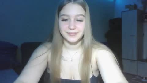 honey_lolaaa online show from October 2025 01:35:02 PM