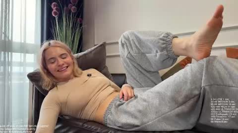 Jenyanew vid how I squirt in forest in bio online show from April 2026 09:01:01 AM