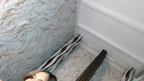 honey_swellens online show from September 2025 05:04:01 PM