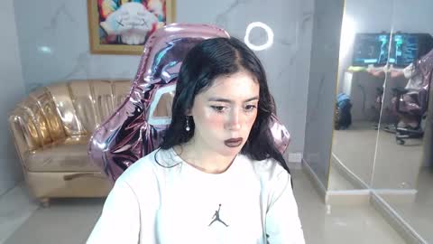 HONEY  online show from January 2025 01:17:02 PM