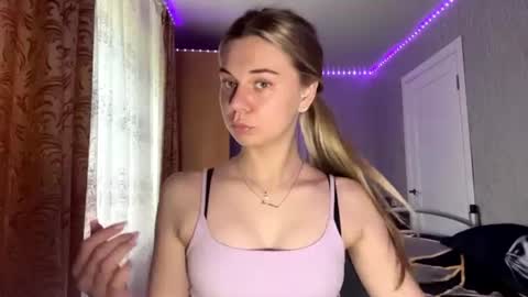 Snapshot of honeyaskren chatting on July 2026 09:37:02 AM Klara online show from July 2026 09:37:02 AM