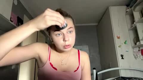 Snapshot of honeyaskren chatting on July 2026 09:14:02 AM Klara online show from July 2026 09:14:02 AM