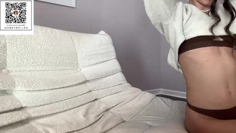 Snapshot of honeybelle8 chatting on March 2026 10:52:01 AM belle brunette online show from March 2026 10:52:01 AM
