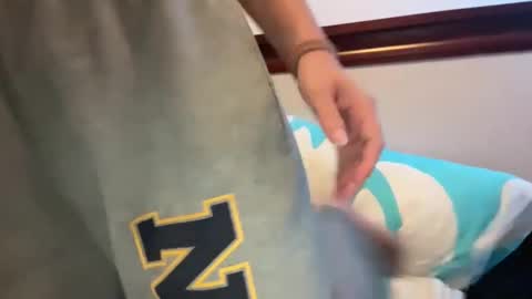 Snapshot of honeybun_z chatting on October 2025 10:51:02 PM honeybun_z online show from October 2025 10:51:02 PM