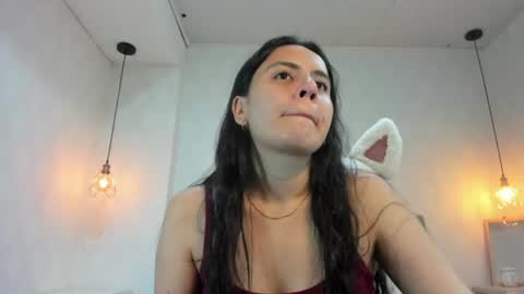 Snapshot of honeybuu_ chatting on July 2026 02:20:02 PM Emily online show from July 2026 02:20:02 PM