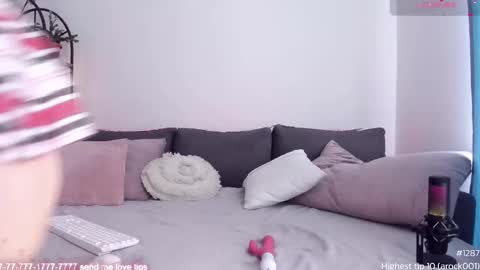 HoneyCarrol online show from October 2025 12:17:02 PM