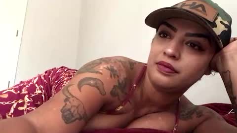 Snapshot of honeycutt1993 chatting on January 2026 03:39:01 PM honeycutt1993 online show from January 2026 03:39:01 PM