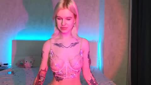 Lisa online show from October 2025 02:10:01 AM