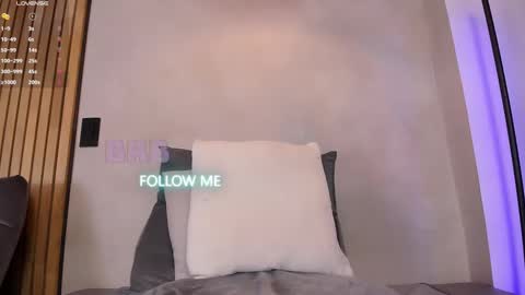 Sofia independent model online show from February 2025 11:24:02 AM