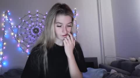 honeyveil online show from November 2025 12:55:01 PM