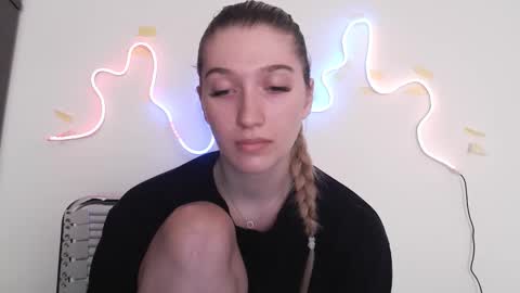 honeyveil online show from March 2026 12:54:01 PM