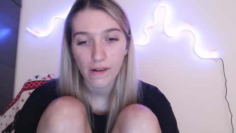 honeyveil online show from March 2026 02:33:01 PM