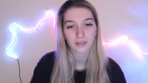 honeyveil online show from April 2026 01:27:02 PM