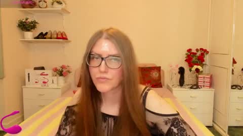 Snapshot of honeywinexs chatting on May 2026 01:29:01 PM honeywinexs online show from May 2026 01:29:01 PM