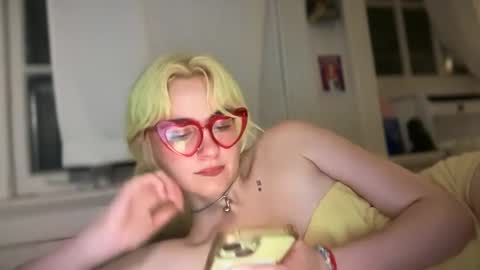 Emi Rose online show from September 2025 05:23:01 AM