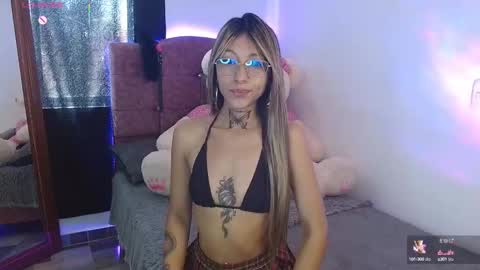 Snapshot of hoolly_jones chatting on September 2025 02:10:01 PM Hoollly Jones online show from September 2025 02:10:01 PM