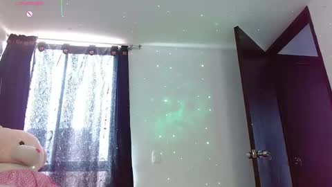 Hoollly Jones online show from November 2025 03:01:02 PM