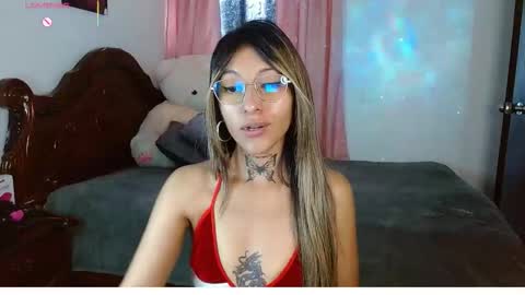 Hoollly Jones online show from December 2025 03:30:01 PM