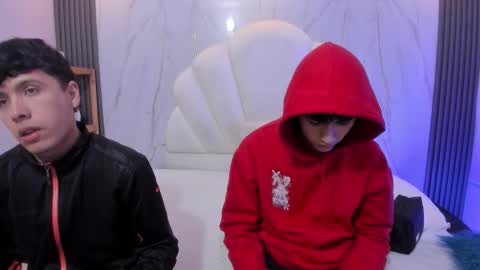 hoot_booys_ online show from January 2026 08:47:01 PM