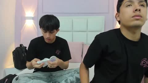 hoot_booys_ online show from January 2026 09:29:01 PM