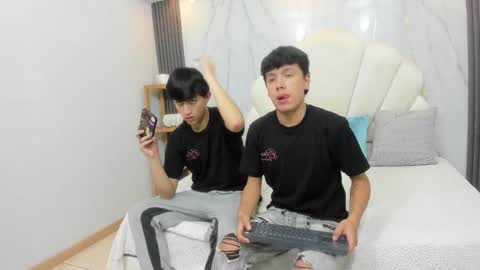 hoot_booys_ online show from January 2026 07:56:02 PM