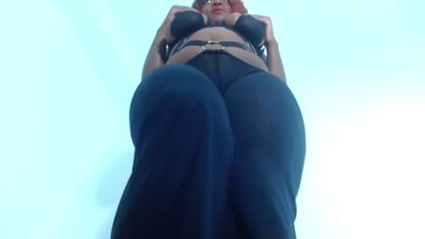 Snapshot of hoot_emily chatting on July 2026 09:56:02 AM Emily online show from July 2026 09:56:02 AM