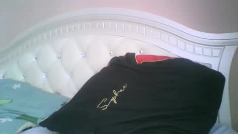 hootloove69 online show from April 2026 05:32:02 PM