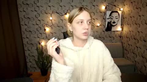 Snapshot of hope_happyyy chatting on March 2025 11:25:02 AM hope happyyy online show from March 2025 11:25:02 AM