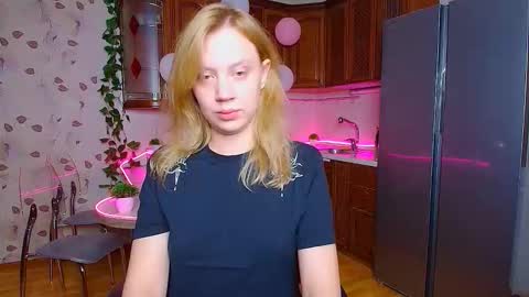 Snapshot of hope_happyyy chatting on September 2025 01:18:01 AM hope happyyy online show from September 2025 01:18:01 AM