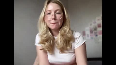 Audrey online show from September 2025 02:49:02 AM