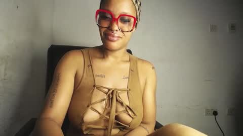horny_ebonygirl_ online show from April 2026 05:18:02 AM